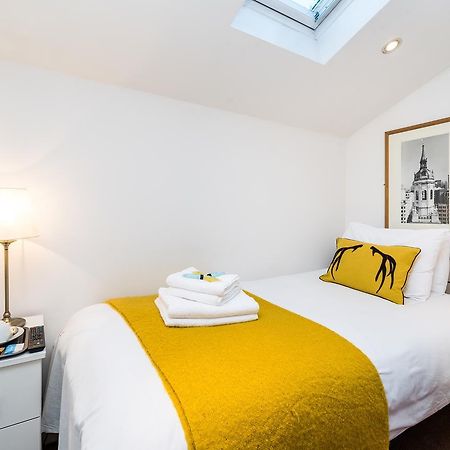 Riverbank Stay Лондон Экстерьер фото