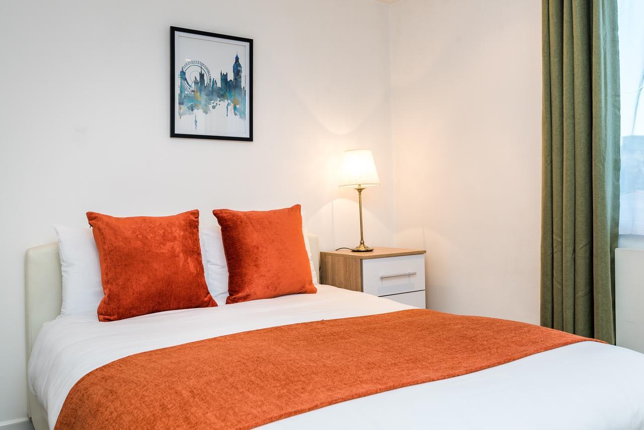 Riverbank Stay Лондон Экстерьер фото