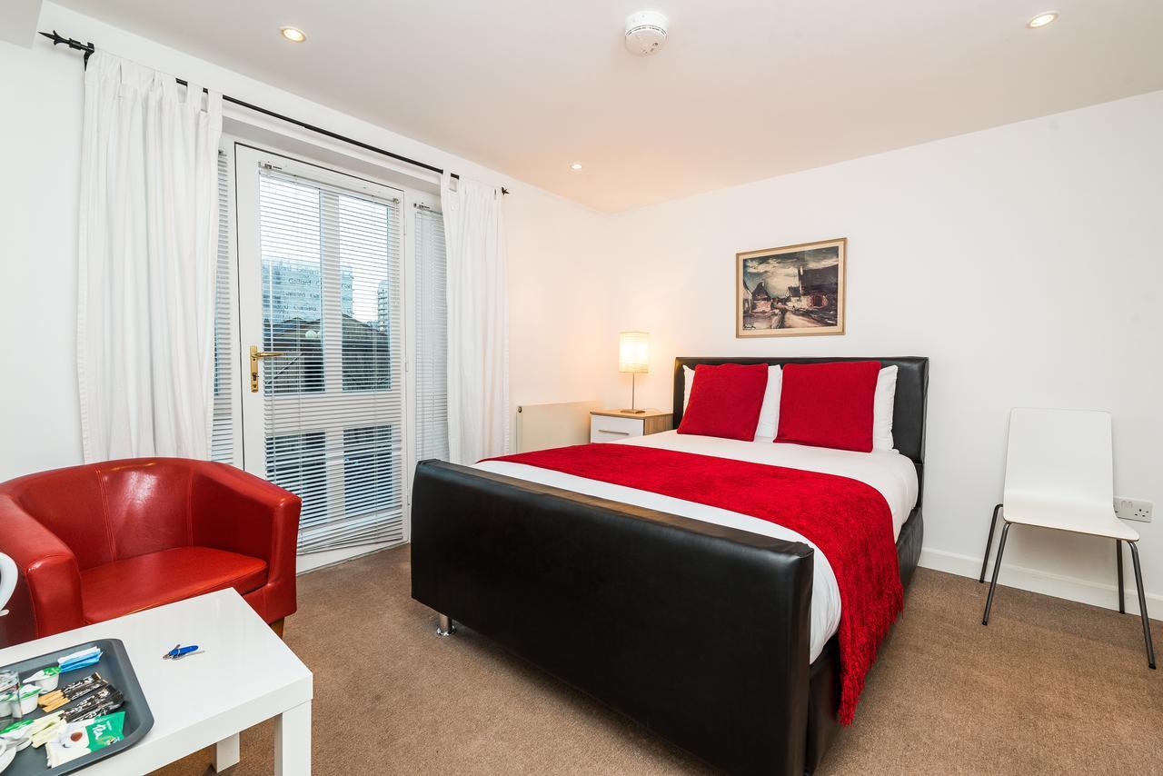 Riverbank Stay Лондон Экстерьер фото